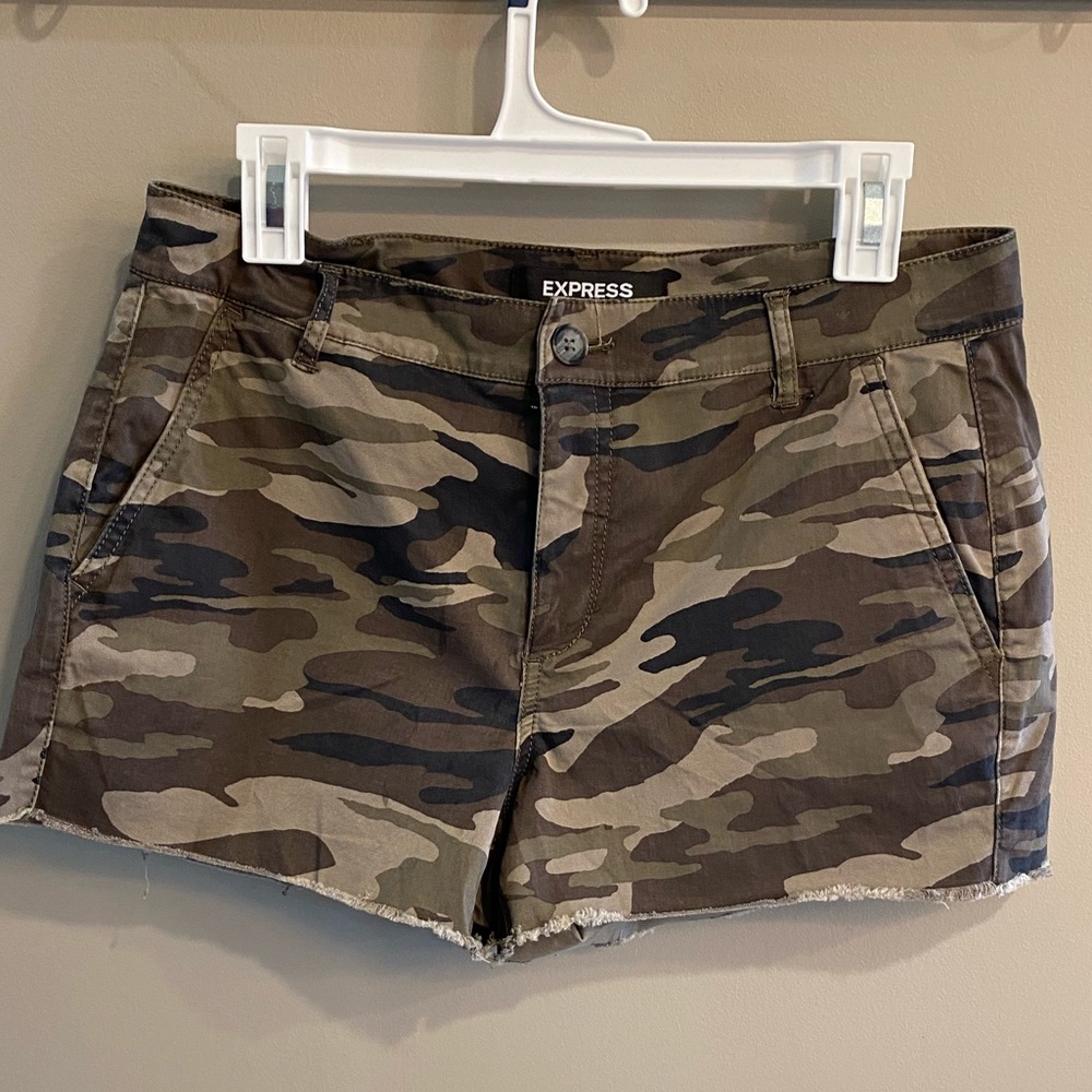 Express Mid Rise Camo Shorts